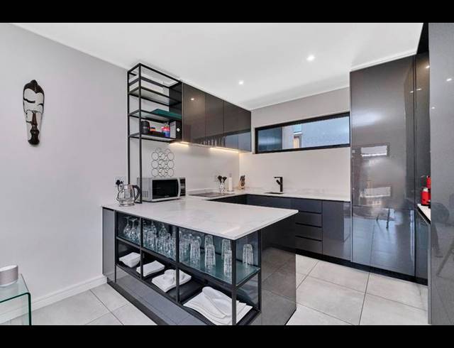 1 BEDROOM PROPERTY TO RENT IN HYDE PARK